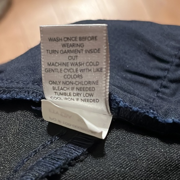 Petite Christopher and Bank size 4 slacks. Navy blue in color. - Picture 9 of 9